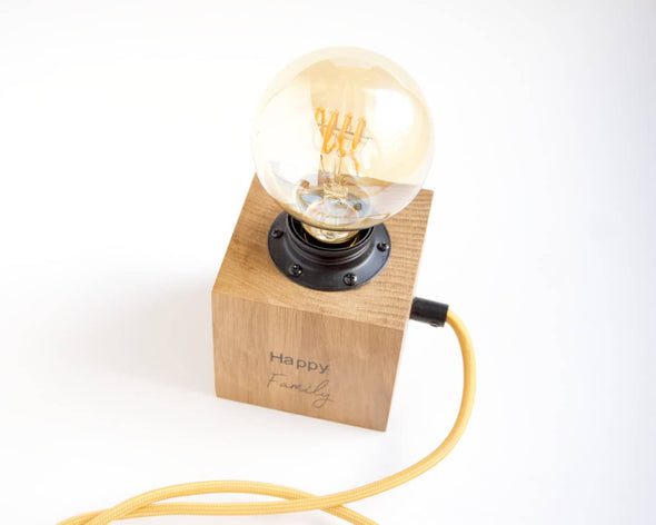 Lampe à poser originale cube bois et grande ampoule décoration d'intérieur