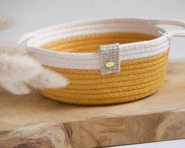 Zoom lanière et cordes de coton jaune naturel du panier rond à anses tendance