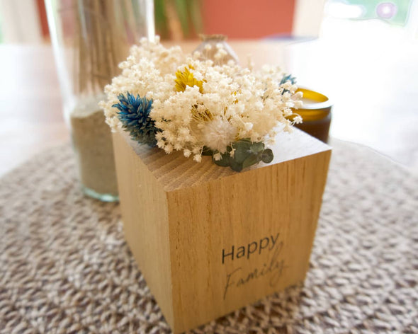 Décoration artisanale zoom fleurs séchées et cache-pot en bois idée cadeau femme
