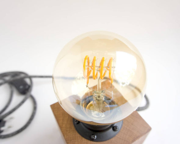 Lampe bois à poser forme cube foncée