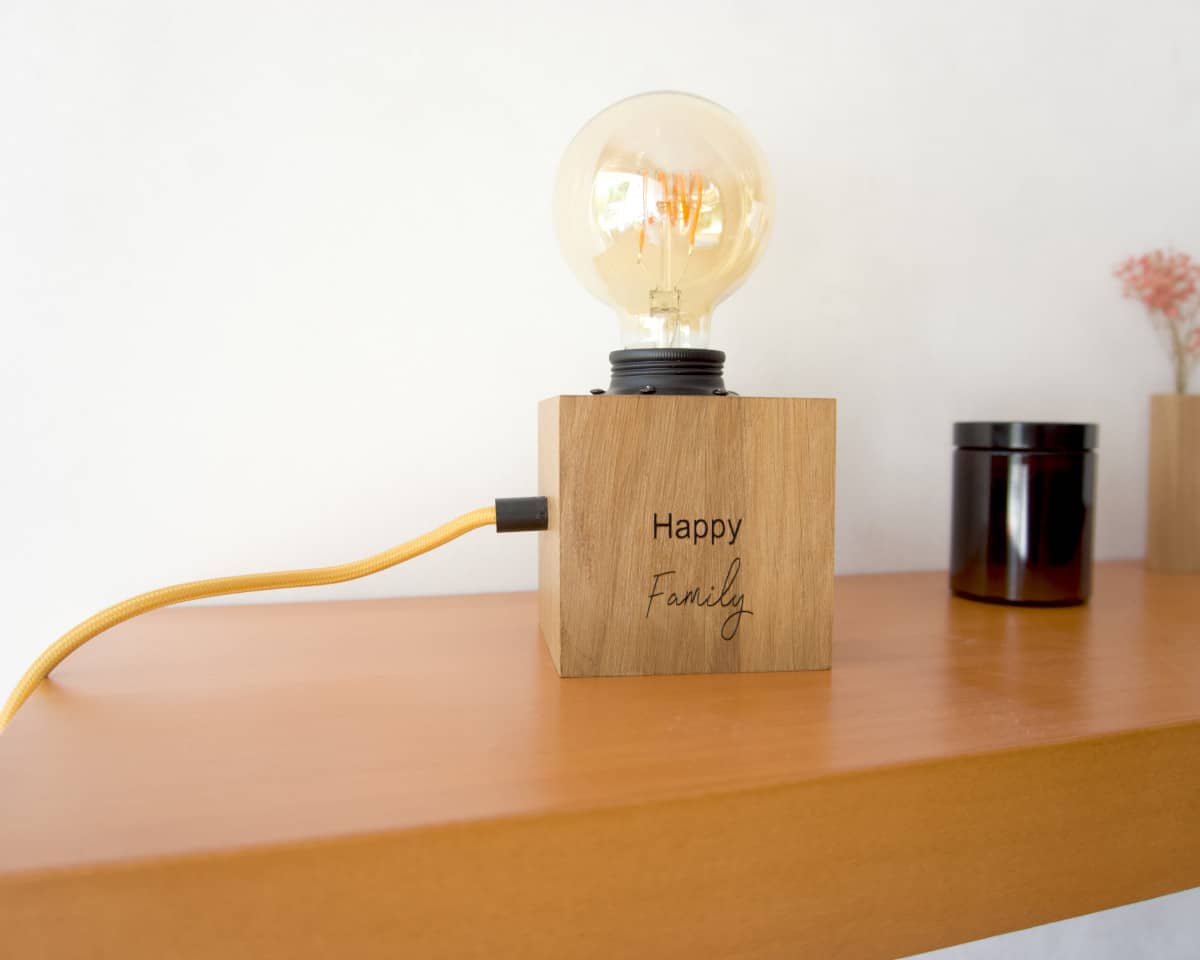 Lampe bois à poser fabriquée à la main forme cube – Amécla