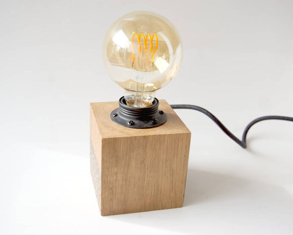 Lampe salon bois artisanale originale motifs léopard noirs