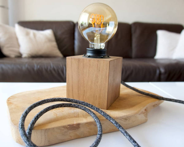 Lampe bois à poser forme cube foncée