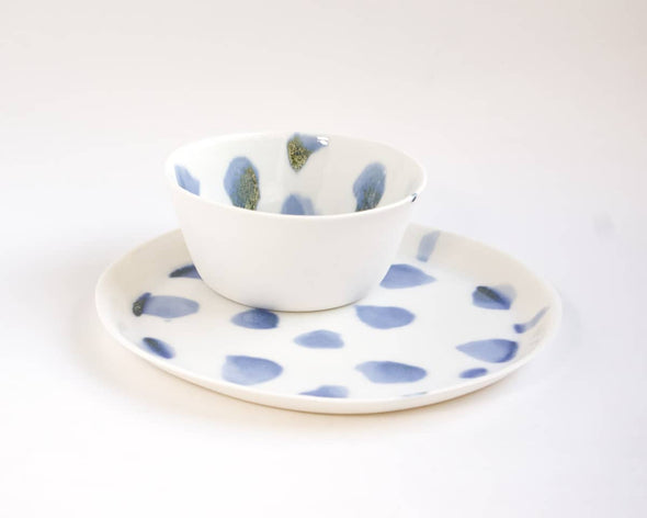 Bol vaisselle en porcelaine artisanal blanc à motifs fait-main avec assiette plate