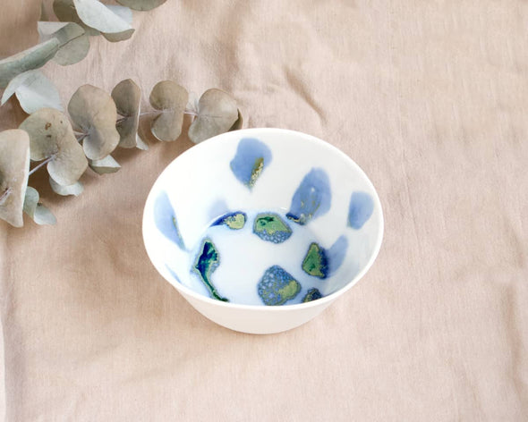 Bol petit-déjeuner original unique blanc motifs originaux bleus verts