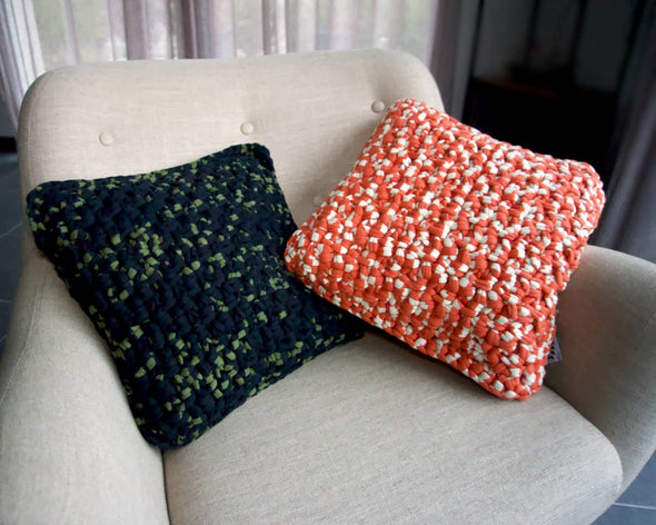Coussins originaux tendances en crochet colorés décoration salon fait-main made in France