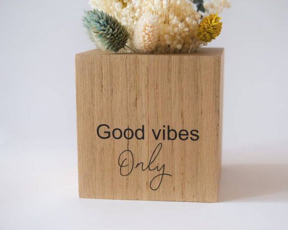 Cache-pot bois made in France inscription good vibes déco créatrice française My Cosy Home