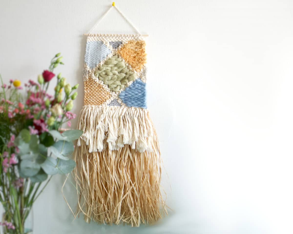 Tissage mural naturel fait à la main jaune et bleu – Amécla