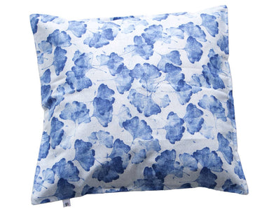 Housse de coussin unique artisanale bleue et blanche motifs feuilles de gingko Petite Marie Créatrice