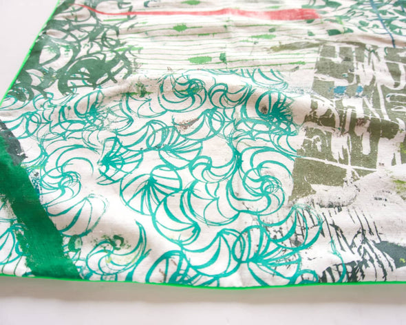 Housse de coussin carrée verte zoom motifs originaux uniques serigraphiés