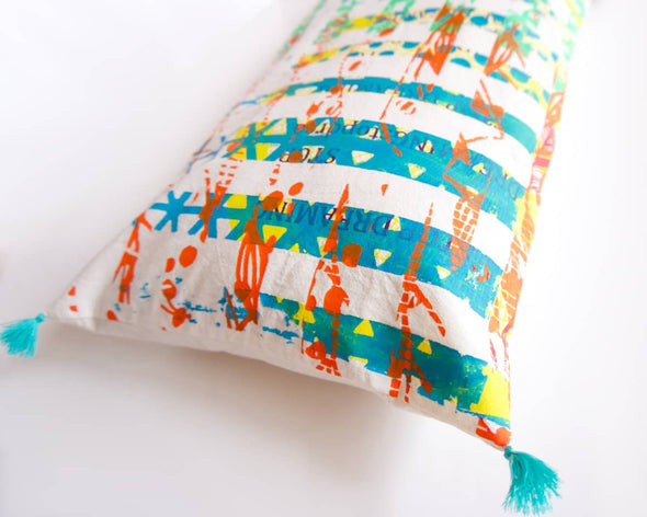 Housse de coussin rectangulaire originale à pompons verts et motifs imprimés rayés uniques
