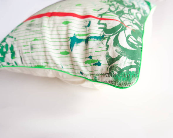 Housse de coussin verte décorative zoom motifs uniques originaux fait-main créatrice happé