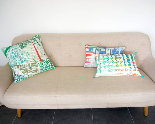 Housse de coussin de créateur unique et artisanale verte à motifs tendances