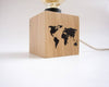 Lampe originale en bois made in France et artisanale décoration d'intérieur avec carte du monde noire