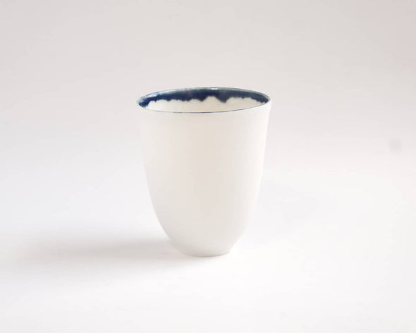 Mug design blanc en porcelaine céramiste Marie Laurent