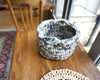 Panier de rangement déco rond en crochet fait-main bleu et gris décoration d'intérieur