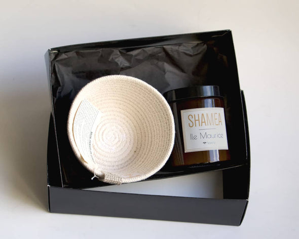 Boîte cadeau fête des mères à offrir coupelle de rangement artisanale et bougie naturelle vanille