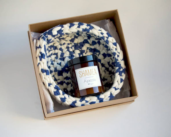 Coffret cadeau 100% créateurs avec panier vide poches en crochet unique et bougie naturelle artisanale parfum figue