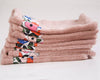 Gants de toilette originaux artisanaux français roses en éponge de bambou