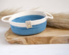 Corbeille décoration ronde en cordes de coton fait-main bleu indigo et blanc