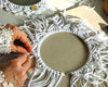 Macramé création à la main par la créatrice En Vie de Bohème pour miroir rond blanc bohème