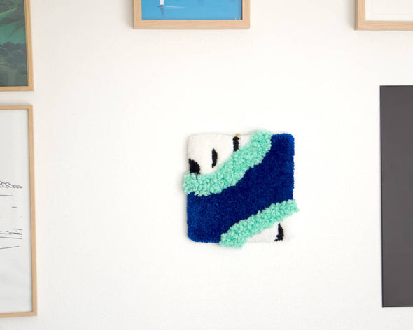 Petit tissage mural décoratif en laine, tufting, vert et bleu