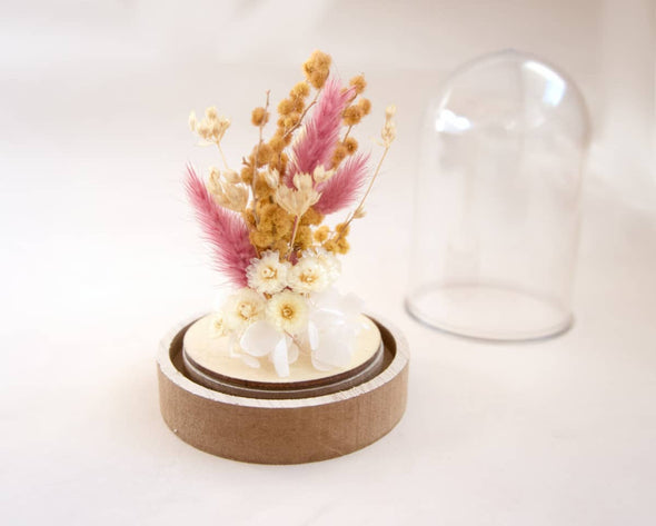 Fleurs séchées sous cloche jaunes et roses décoratives de créateur