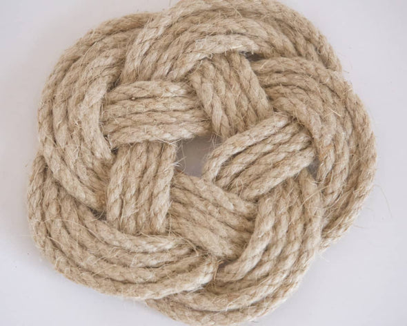 Zoom corde de chanvre naturelle du dessous de verres marin artisanal original par La Vie en Noeud