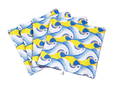 Lot de 4 serviettes de table zéro déchet imprimé tropical perroquets couleurs jaune et bleu, fait-main made in France Petite Marie Créatrice