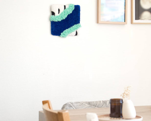 Décoration murale originale unique tendance everte et bleue carrée en aie tufting fait-main