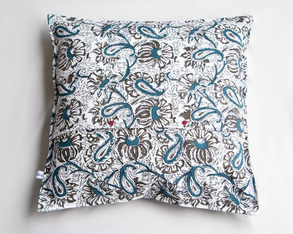 Verso housse de coussin à fleurs fait-main et unique avec deux boutons à pression bordeaux