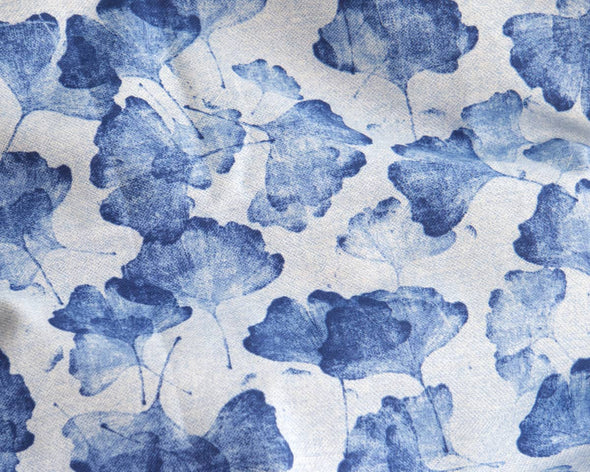 Zoom sur les motifs feuilles de gingko bleues design et originaux Petite Marie Créatrice